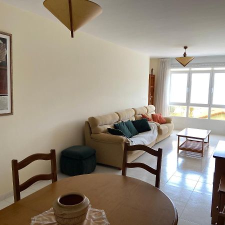 Apartamento en primera línea de playa en Laxe Exterior foto