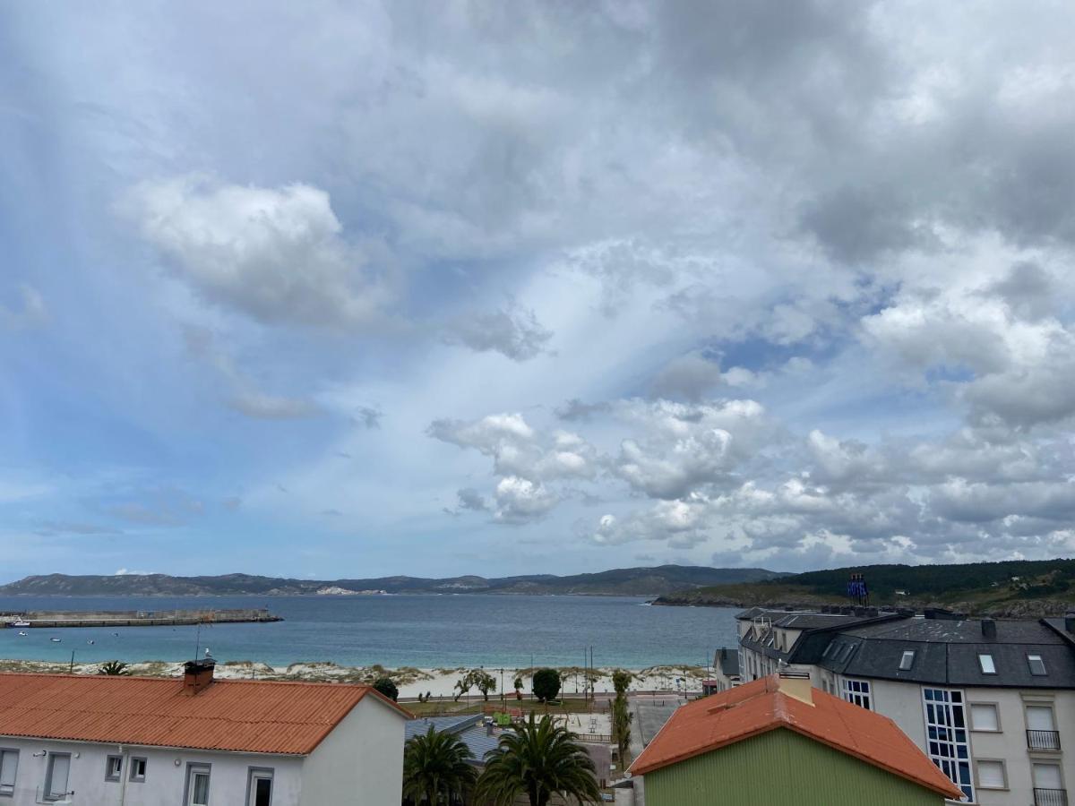 Apartamento en primera línea de playa en Laxe Exterior foto